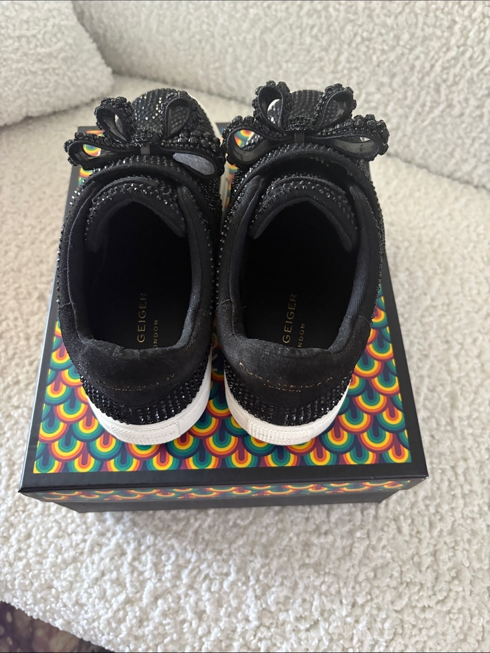 Kurt Geiger Black Rhinestone Bow Slip-On Sneakers Gorgeous!!! Sz8.5 - Picture 5 of 6